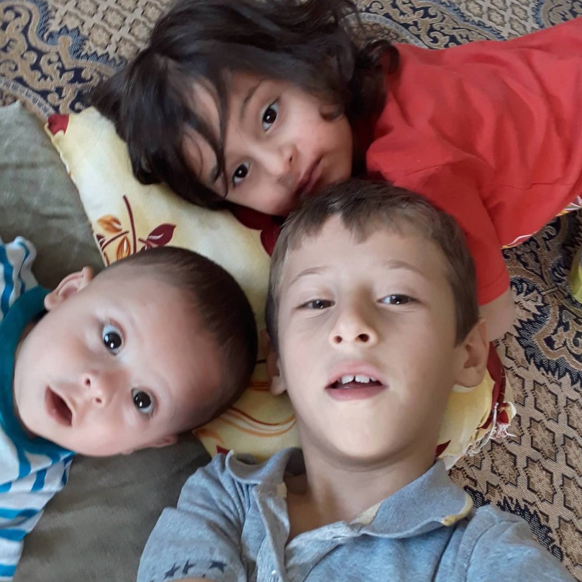 Yağmur yağdı kaç kaç şemsiyeni aç aç